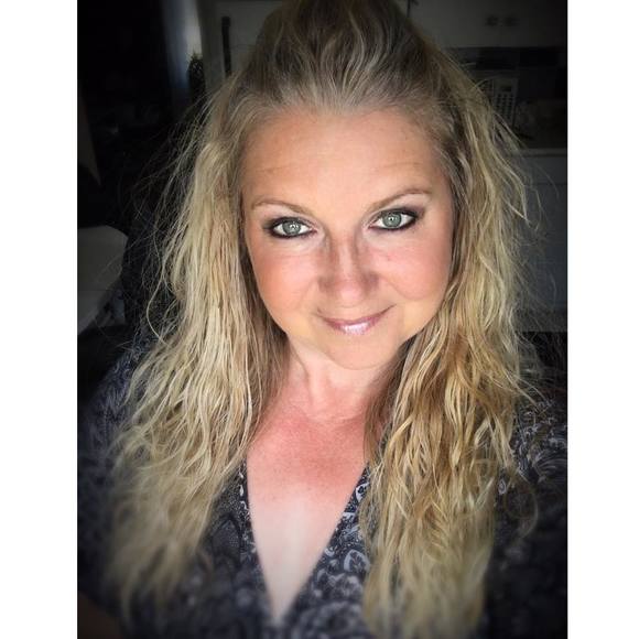 Meet your Posher, Wendy - Picture 1 of 1